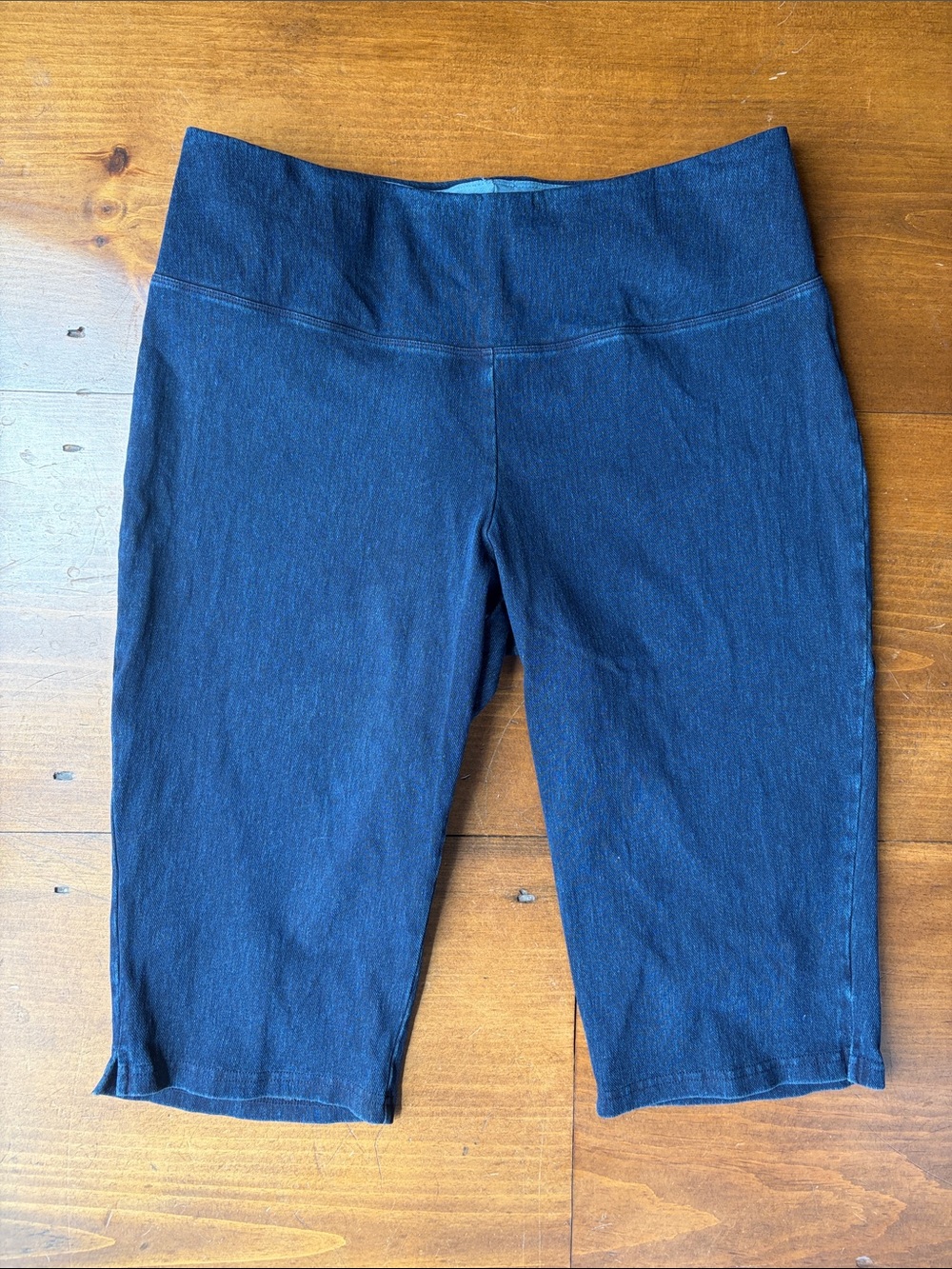 Women with Control Pull-on Stretch Denim Capri Jeans Sz LP